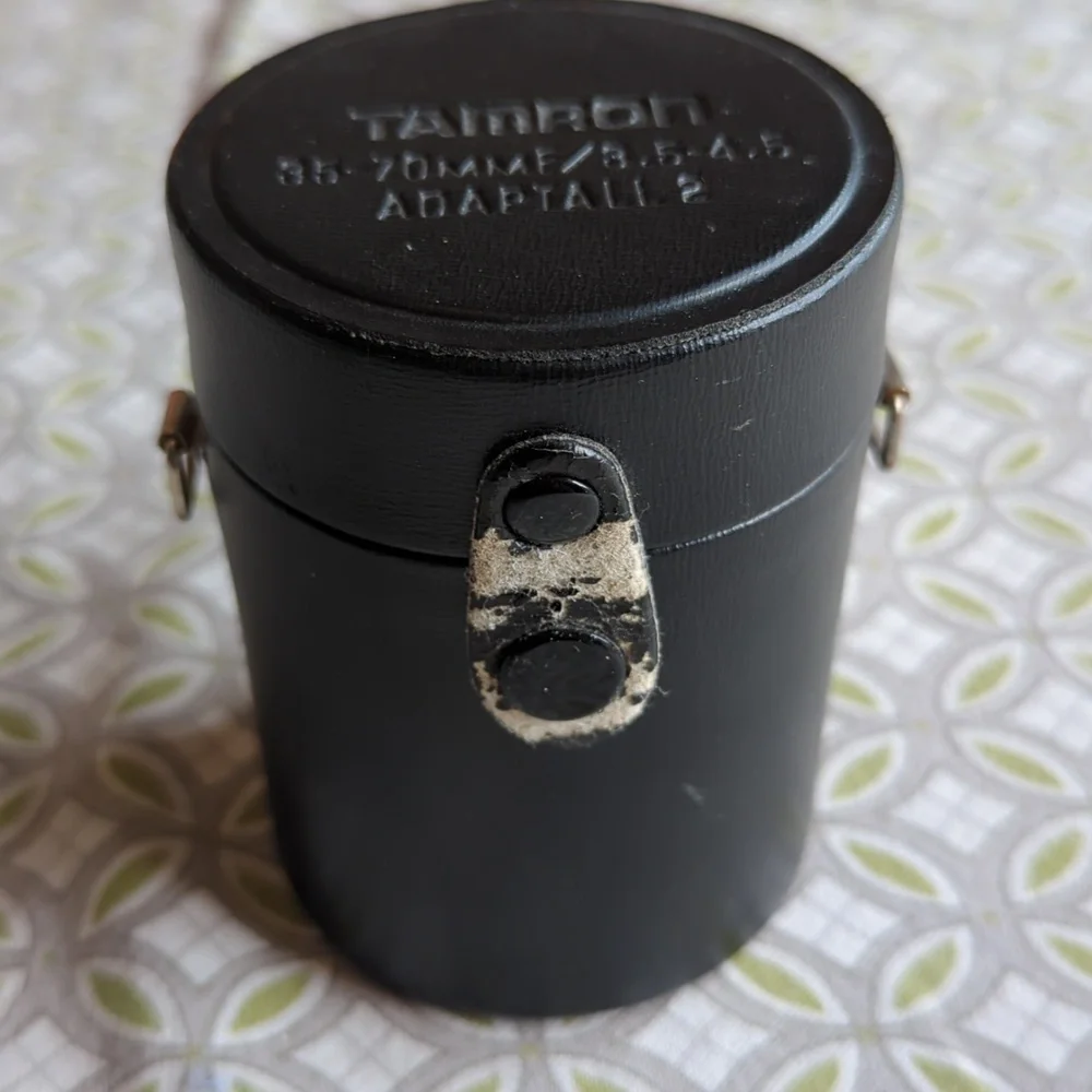 Vintage Tamron 35-70 MM F/3.5-4.5 Adaptall 2 camera lens and case.